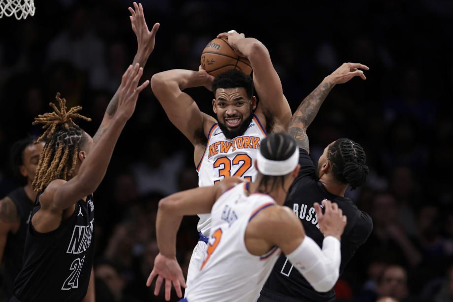 唐斯25+16拉塞尔23+10 纽约德比尼克斯险胜篮网