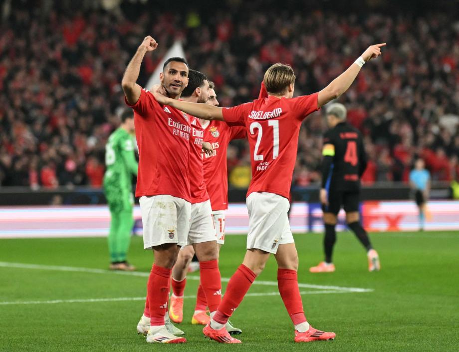 欧冠-拉菲尼亚绝杀什琴斯尼送2球 巴萨5-4本菲卡