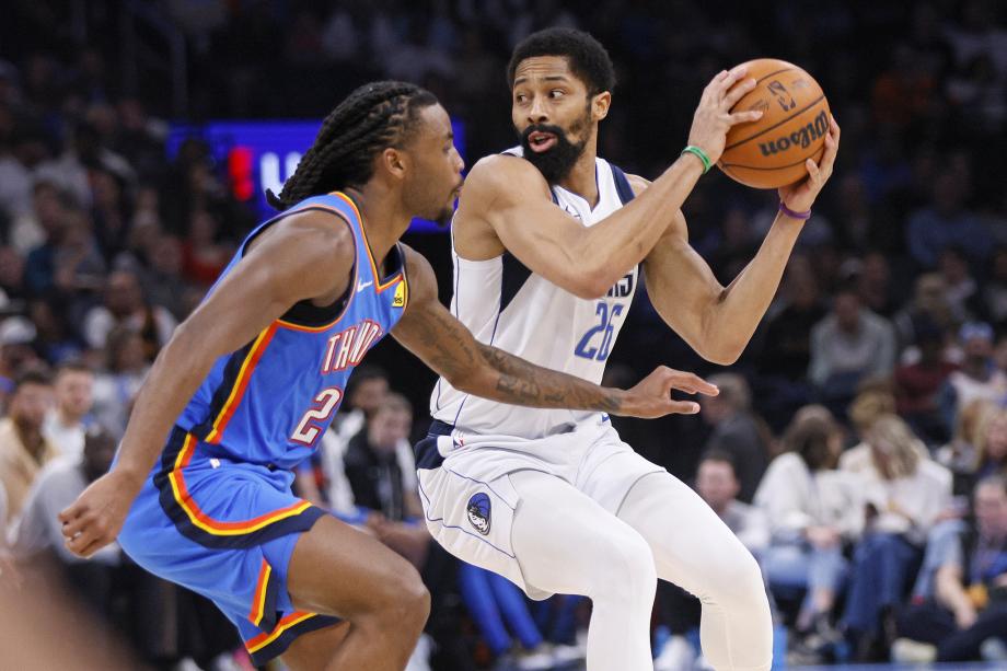 欧文24分丁维迪28+3 独行侠客场险胜雷霆