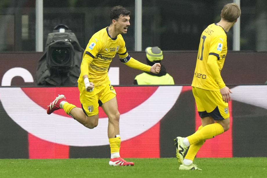 意甲-丘库埃泽补时建功 米兰3-2逆转绝杀帕尔马