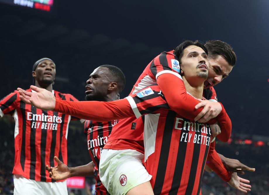 意甲-赖因德斯破门德弗里绝平 AC米兰1-1国米