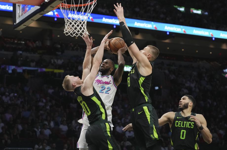 塔图姆33分阿德巴约22+12 绿军轻取热火