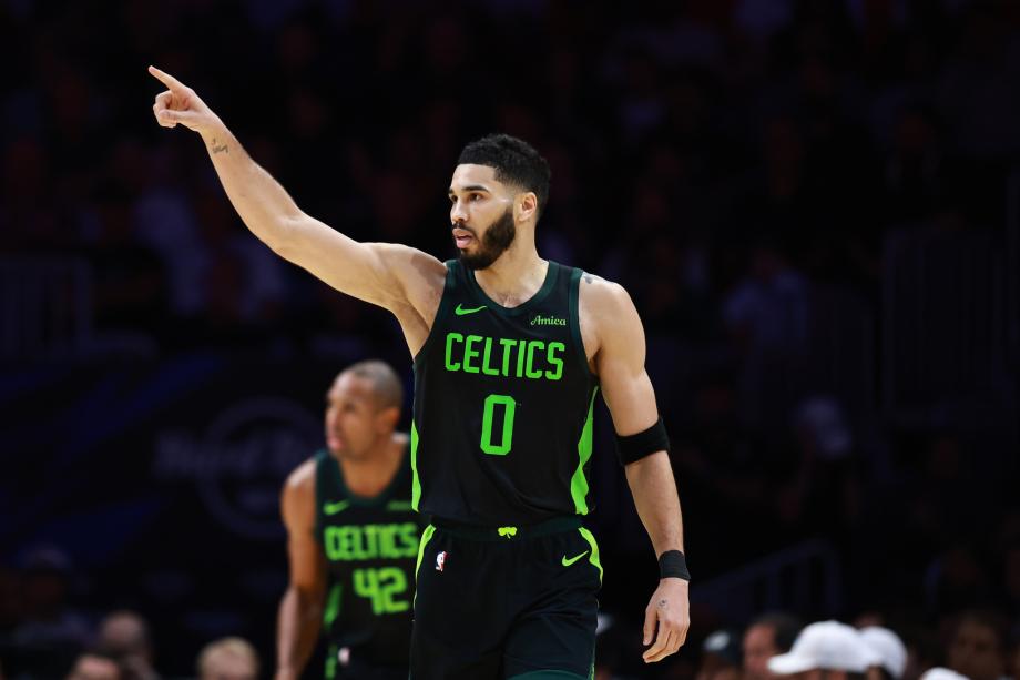 塔图姆33分阿德巴约22+12 绿军轻取热火