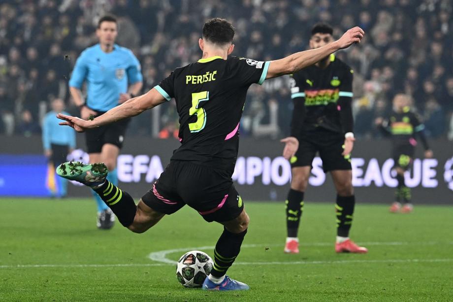 欧冠-麦肯尼、姆班古拉建功 尤文2-1埃因霍温