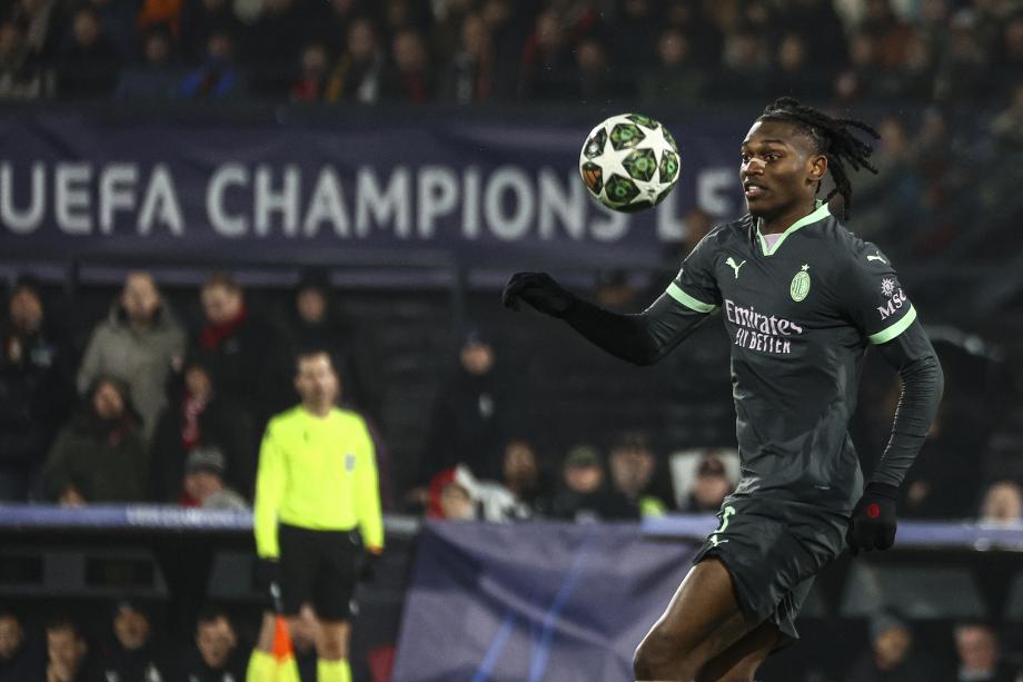 米兰0-1费耶诺德 欧冠淘汰赛附加赛首回合告负