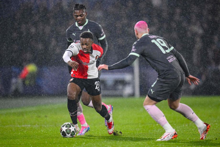 米兰0-1费耶诺德 欧冠淘汰赛附加赛首回合告负