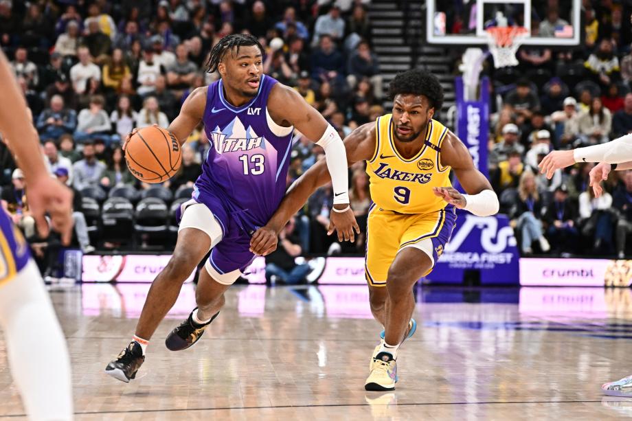 马尔卡宁32分詹姆斯18+6 爵士终结湖人6连胜