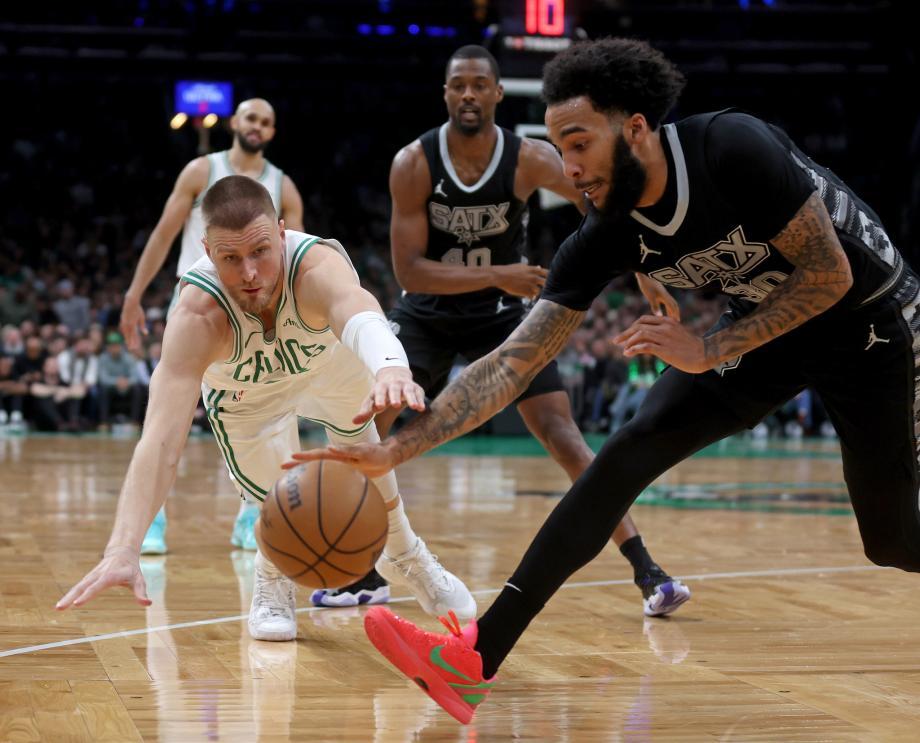 塔图姆32+14文班17+13 绿军主场力克马刺