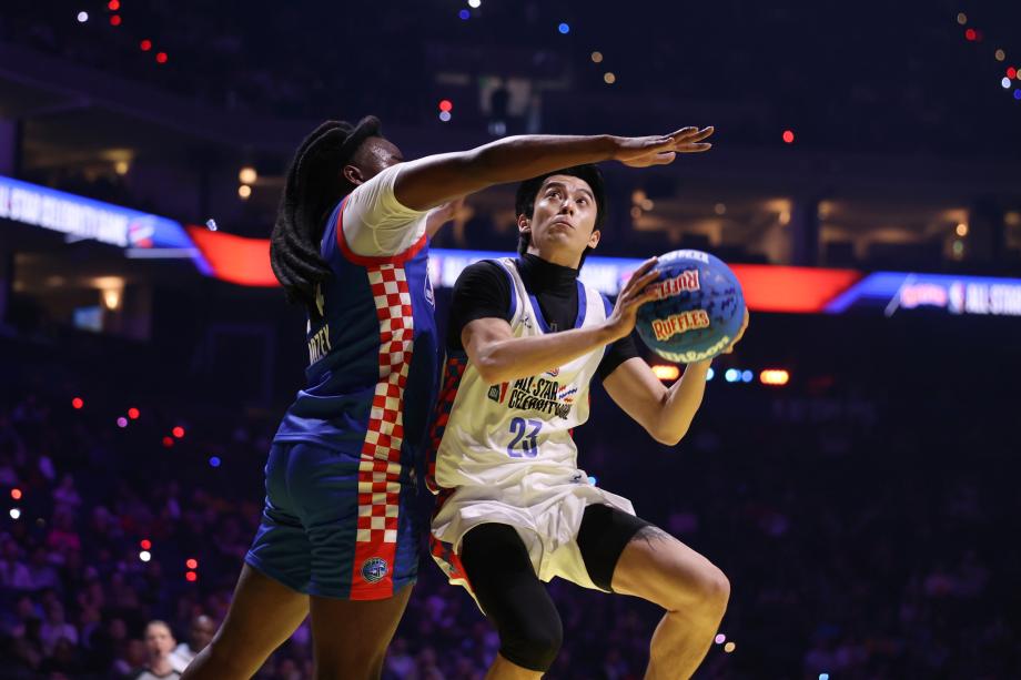 全明星名人赛：邦兹队战胜莱斯队 王鹤棣2分4篮板