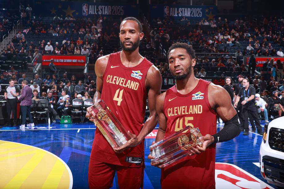 NBA全明星技巧挑战赛：骑士队获得冠军