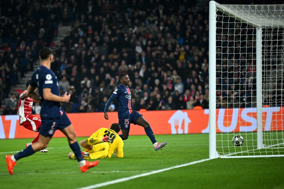 欧冠-巴黎7-0总比分10-0布雷斯特晋级16强