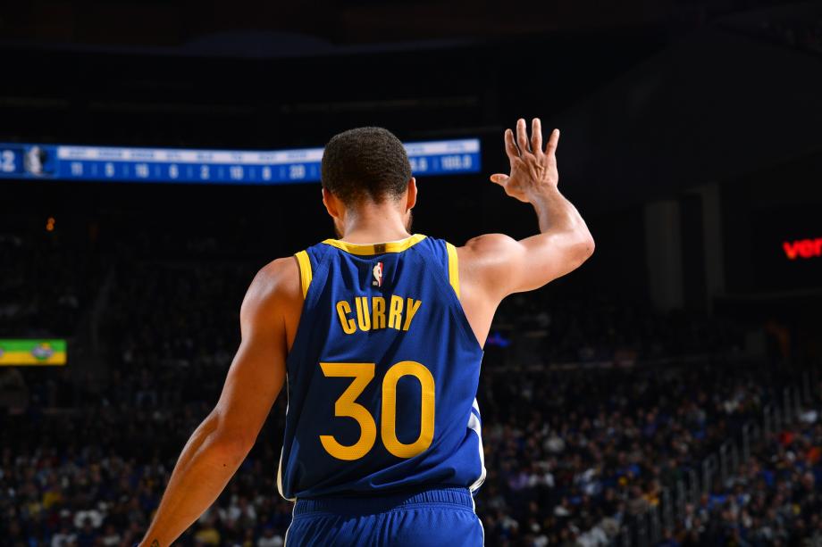 库里30+7波齐姆斯基17+13 勇士大胜独行侠