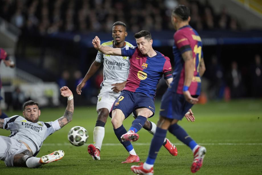 欧冠-拉菲尼亚2射1传 巴萨总分4-1本菲卡进8强