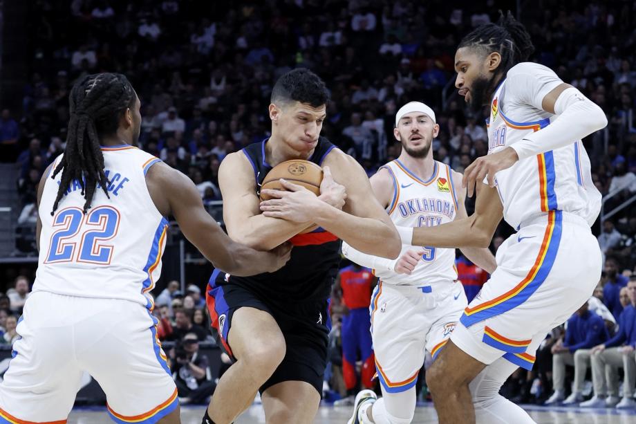 坎宁安被驱逐雷霆险胜活塞 亚历山大48+6