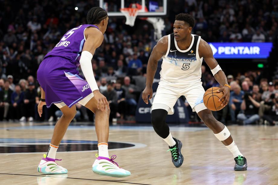 NBA常规赛：爱德华兹41分 爵士102-128森林狼