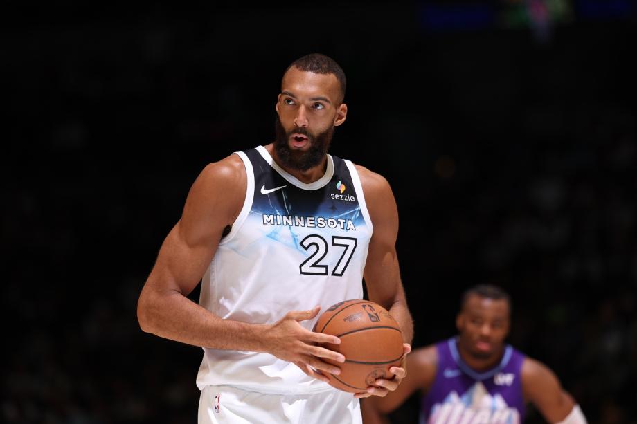 NBA常规赛：爱德华兹41分 爵士102-128森林狼