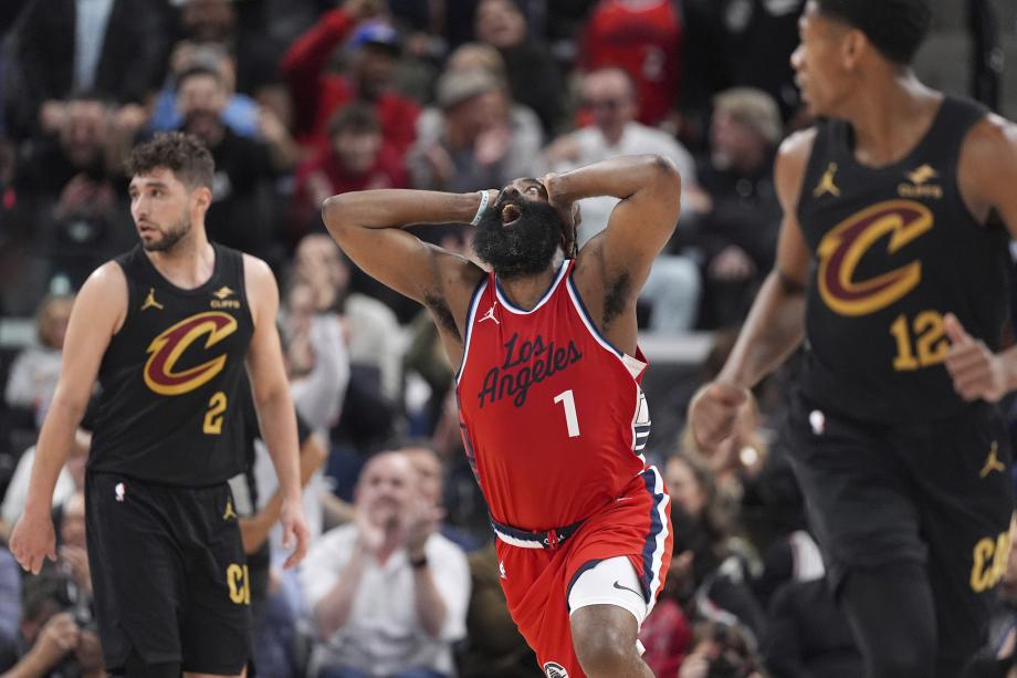 NBA常规赛：快船132-119骑士 莱昂纳德33+7