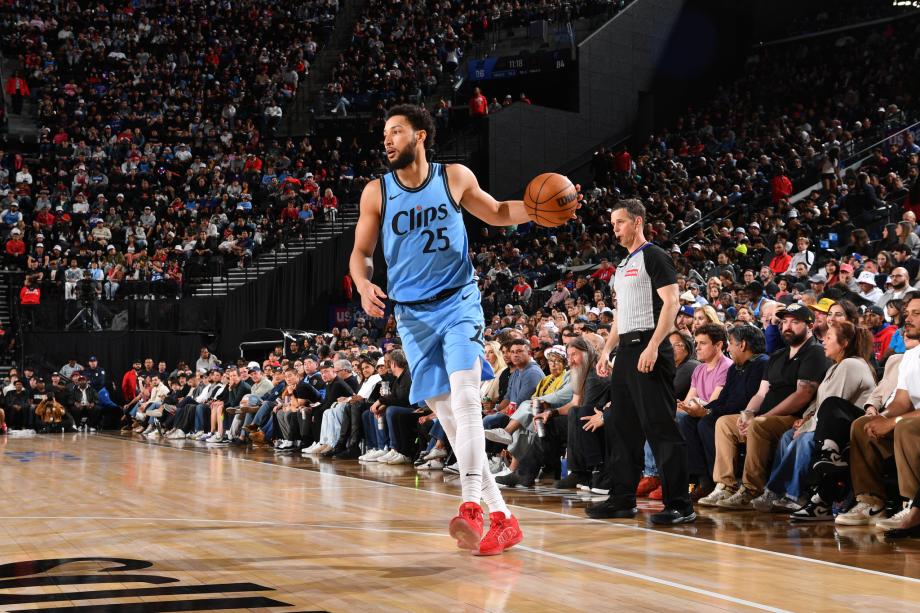 哈登30+9小贾伦23分 快船击败灰熊豪取五连胜