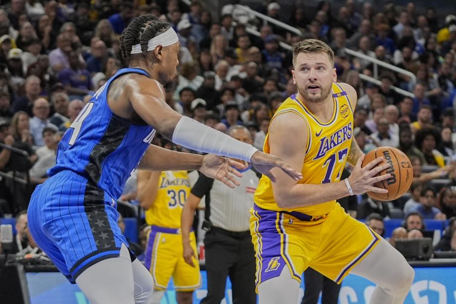 东契奇32+7+7詹姆斯24+8 湖人不敌魔术遭三连败