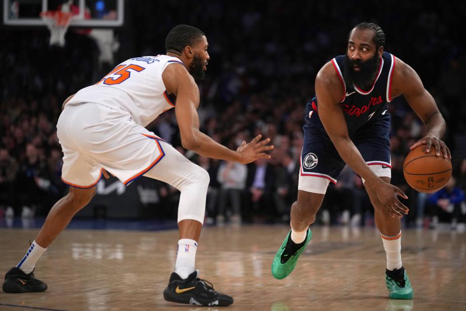 莱昂纳德27+10哈登29分 快船胜尼克斯