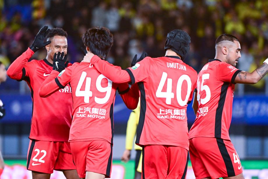 李新翔2传1射阿齐兹双响 海港3-3战平西海岸