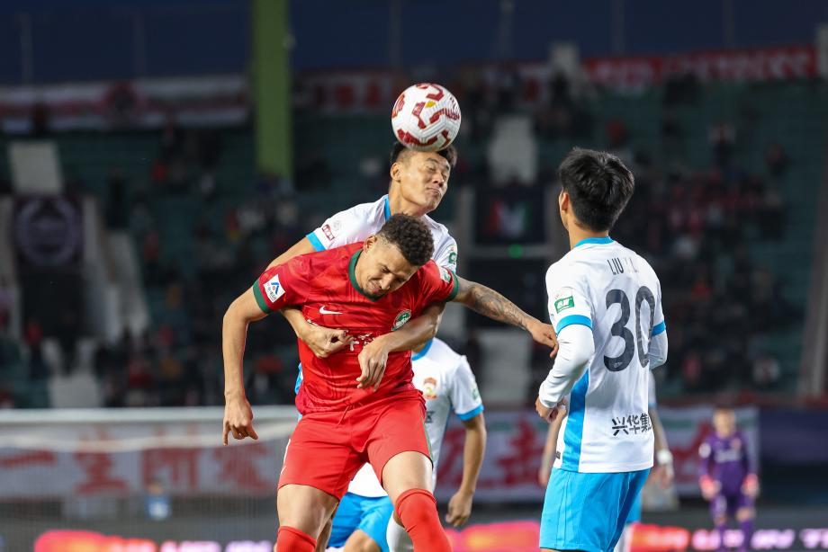 补时1分钟2球！青岛西海岸3-2神奇逆转河南队