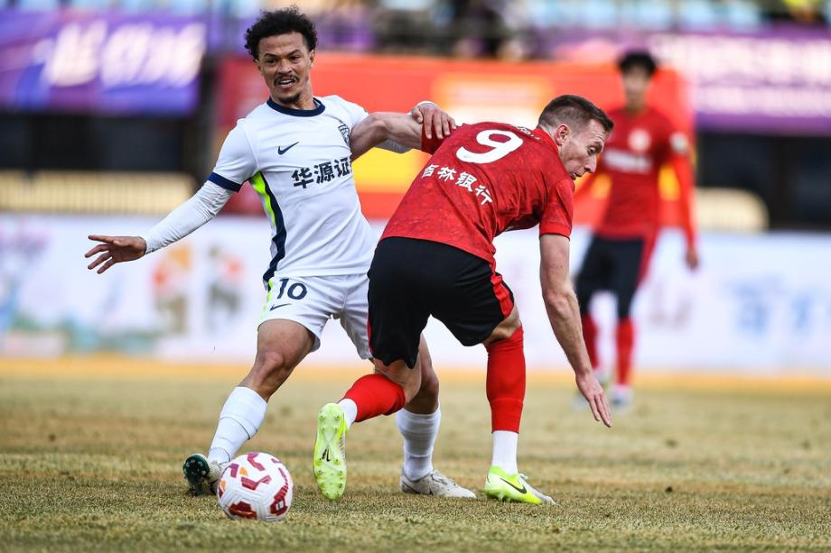 中超-谭龙破门帕拉西奥斯建功 长春亚泰1-1武汉三镇