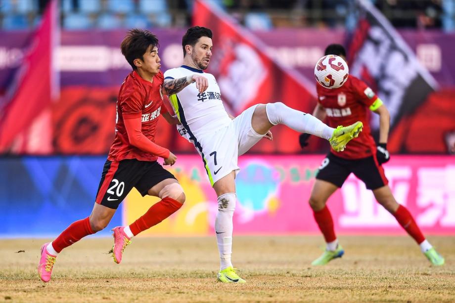 中超-谭龙破门帕拉西奥斯建功 长春亚泰1-1武汉三镇