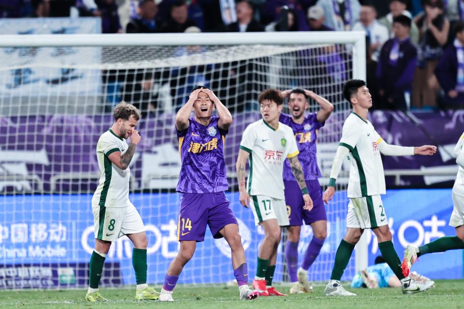 中超-基莱斯双响杨立瑜补时绝平 津门虎1-1国安