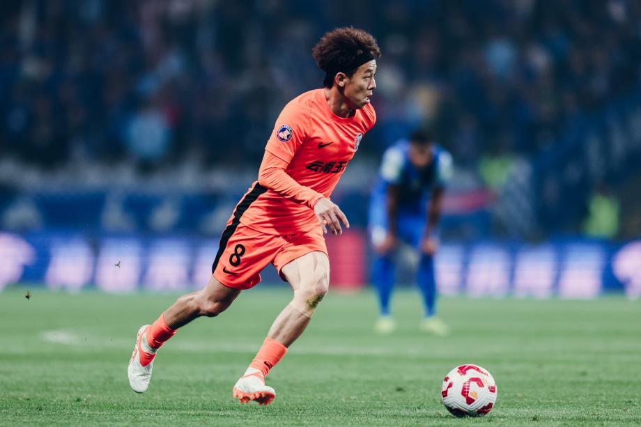 中超-叶楚贵世界波米内罗双响 上海申花3-1云南玉昆