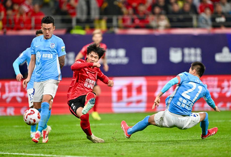 韦世豪助攻胡荷韬进球 成都蓉城赢大连英博