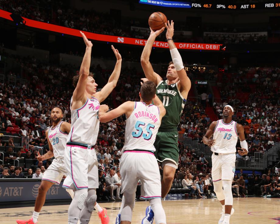 字母哥36+15+10大三双 雄鹿加时险胜热火三连胜