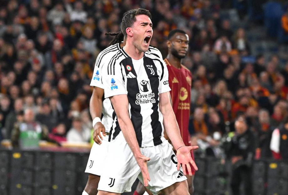 意甲-洛卡特利破门肖穆罗多夫扳平 尤文1-1罗马