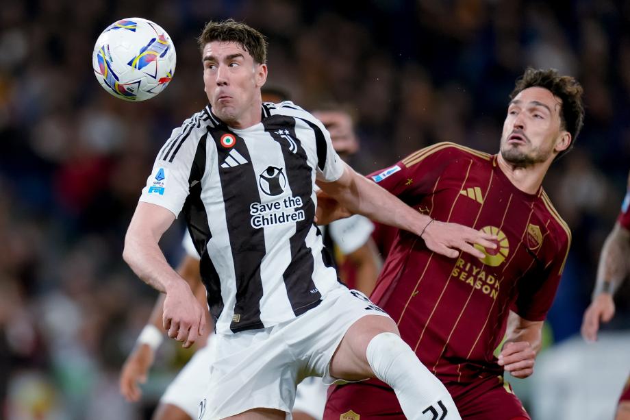 意甲-洛卡特利破门肖穆罗多夫扳平 尤文1-1罗马