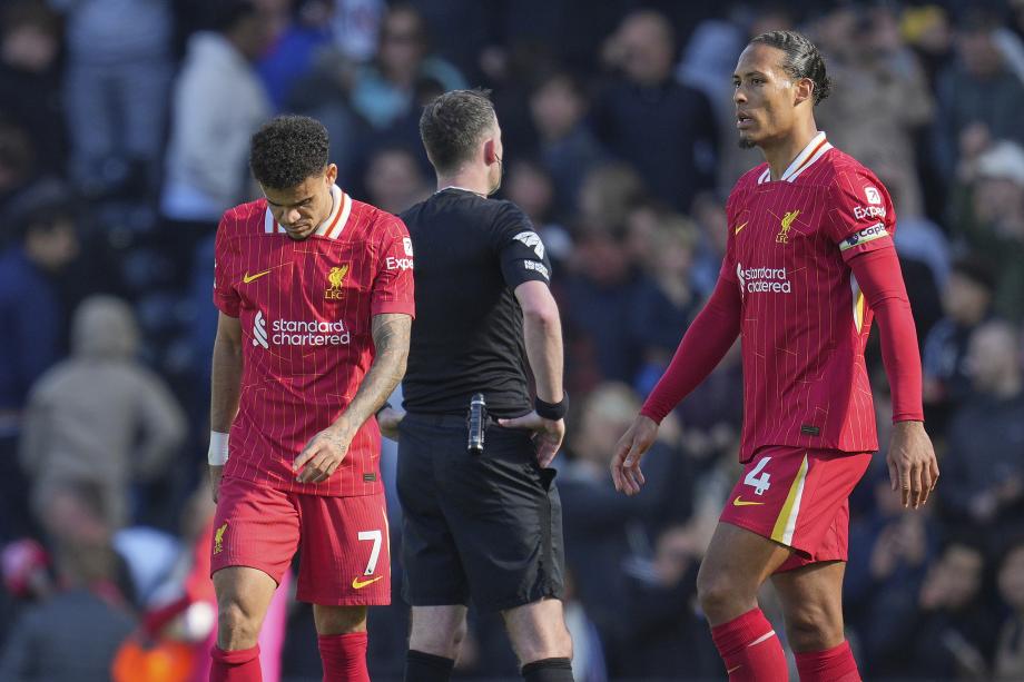 英超-利物浦2-3不敌富勒姆 11分优势领跑积分榜