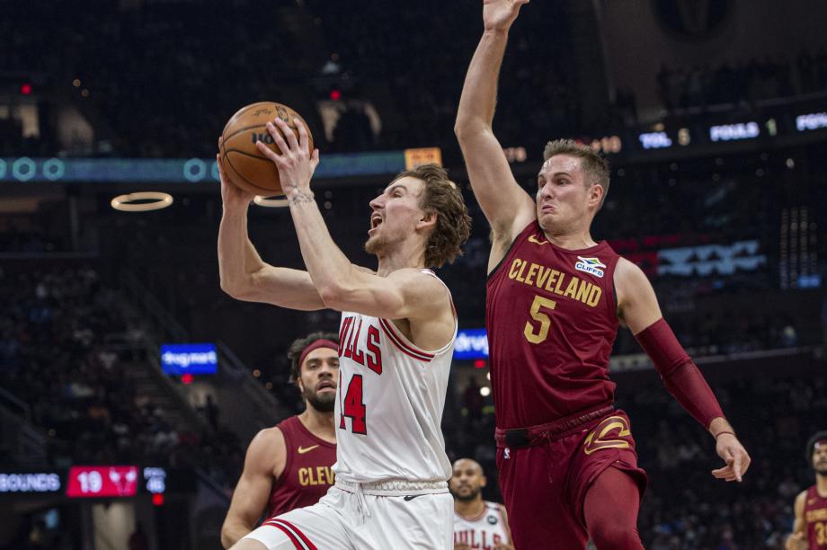 加兰28+5莫布利21分 骑士胜公牛锁定东部第一