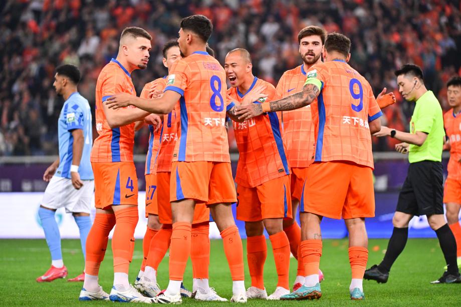 李源一破门三外援传射 泰山4-0大胜新鹏城