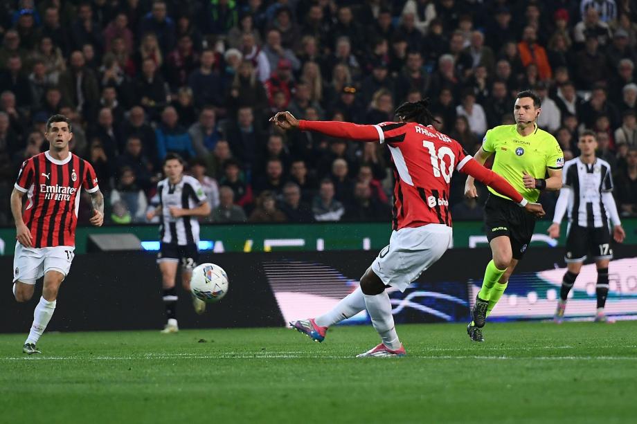 莱奥传射特奥破门 AC米兰4-0大胜乌迪内斯