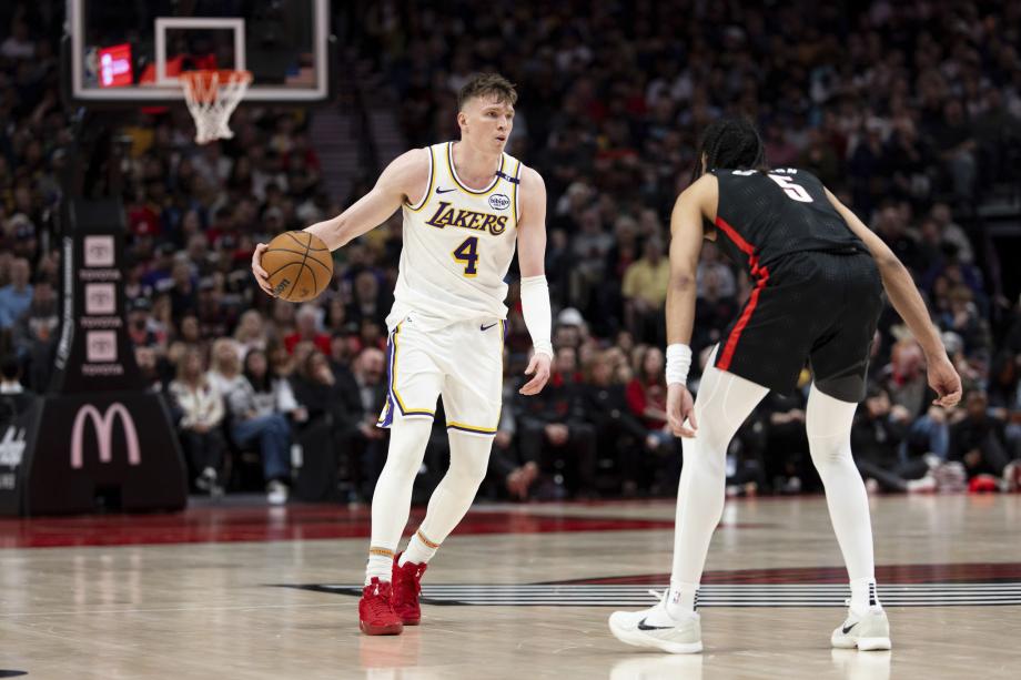 克内克特27分8板 湖人客场不敌开拓者