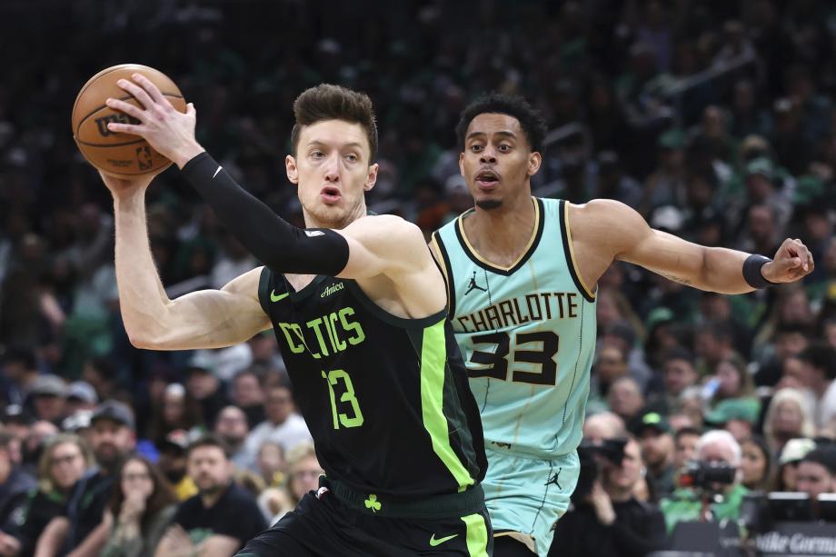 普理查德34+7 双探花缺阵绿军胜黄蜂