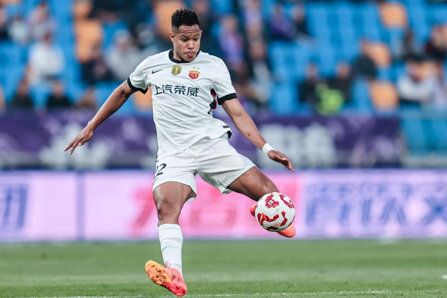 中超-莱昂纳多传射 上海海港4-1送津门虎赛季首败