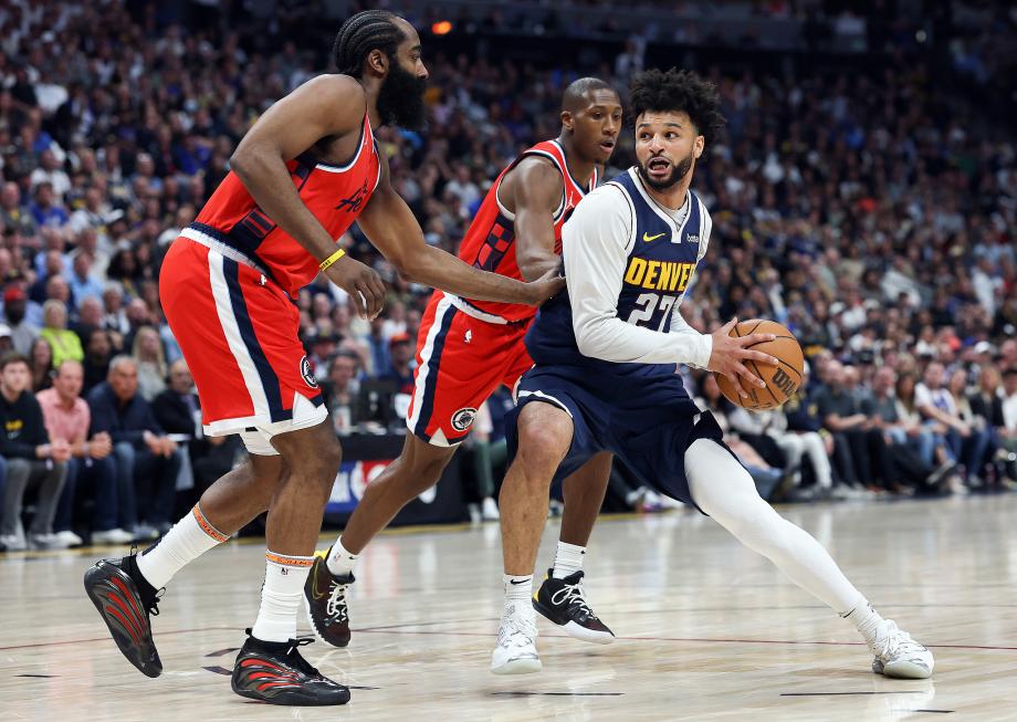 莱昂纳德39分约基奇空砍三双 快船险胜掘金