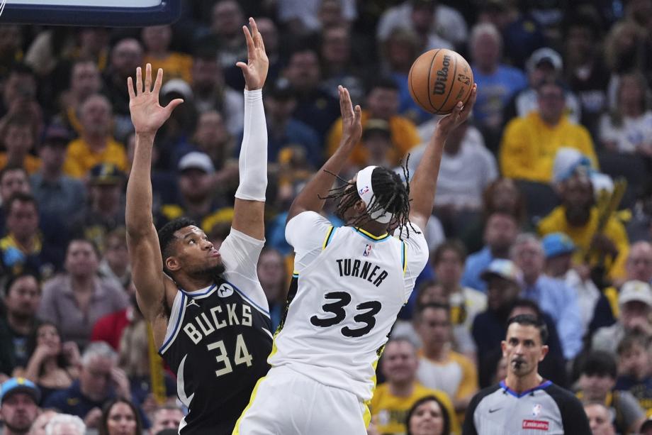 哈利伯顿21+12字母哥34分 步行者再擒雄鹿