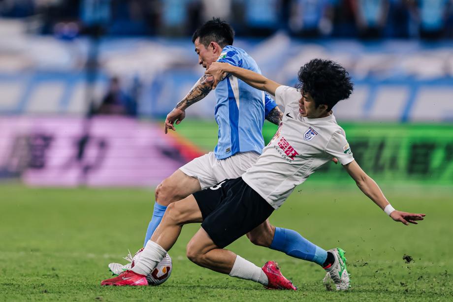 马莱莱点射破门 深圳新鹏城1-1大连英博