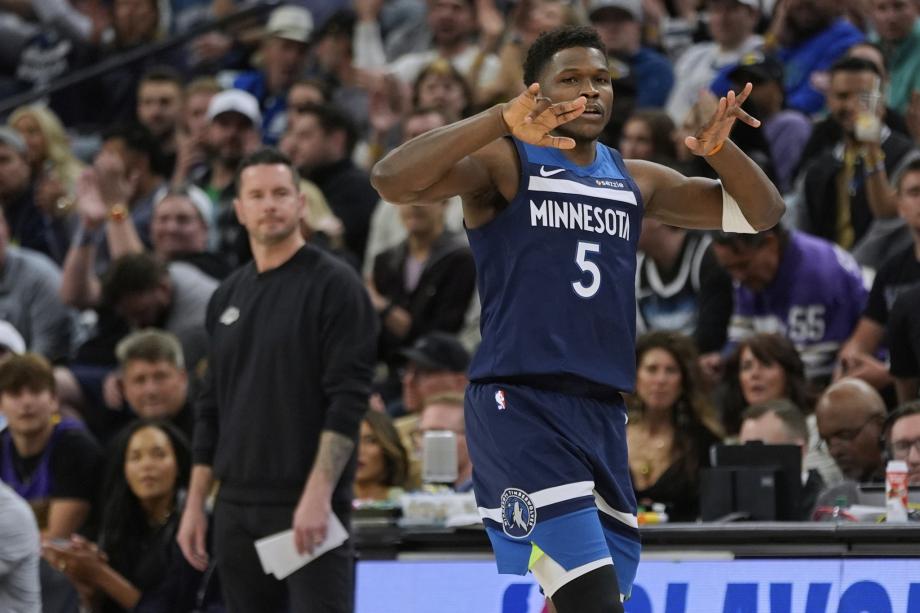 爱德华兹29分詹姆斯38+10 森林狼胜湖人总分2-1