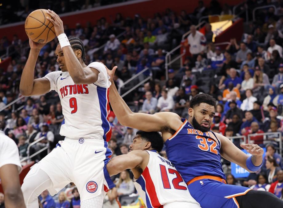 布伦森32+11 尼克斯险胜活塞取赛点