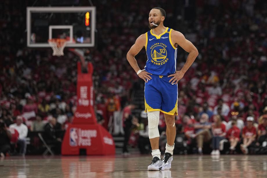 范弗里特26分库里13+7 火箭击败勇士总分2-3