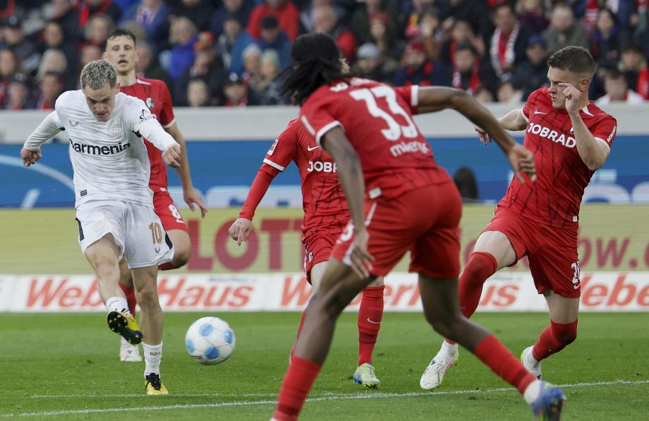 勒沃库森2-2平送拜仁提前夺冠 凯恩迎生涯首冠