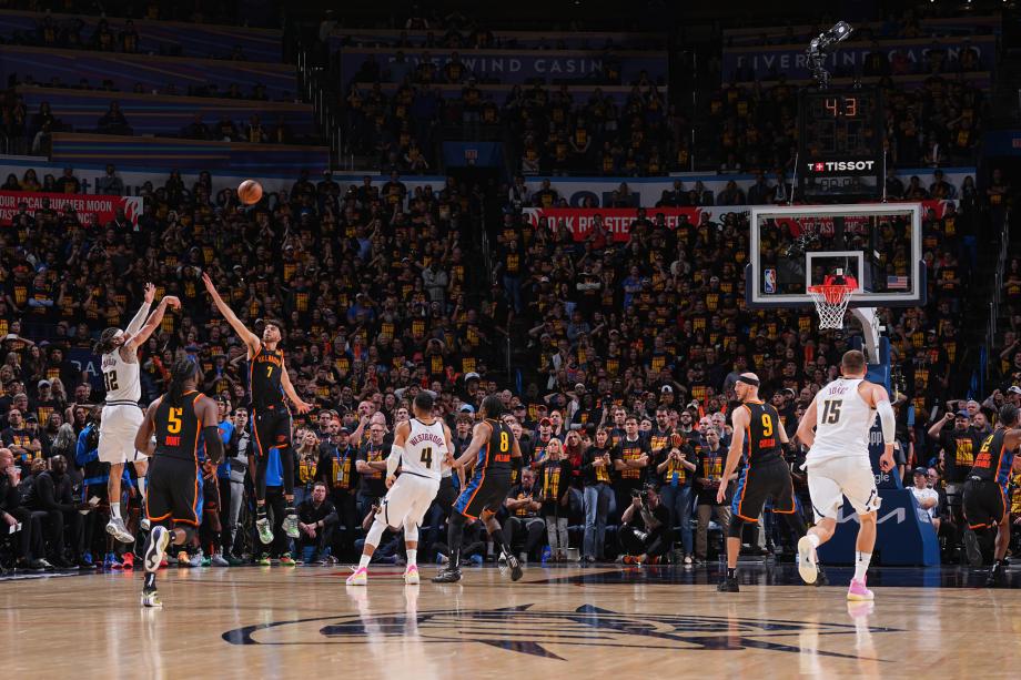 戈登三分准绝杀约基奇42+22 掘金逆转雷霆1-0