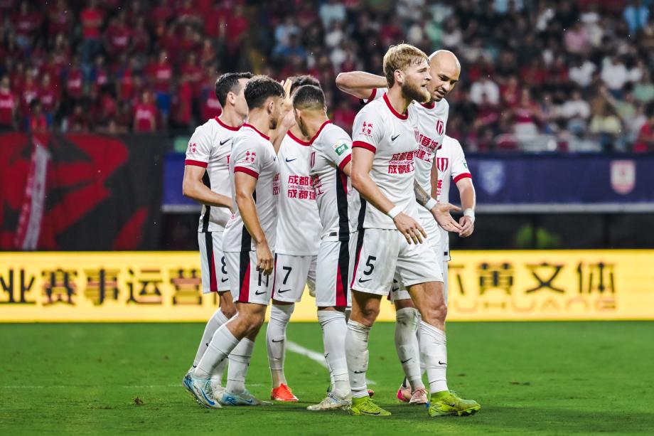 中超-韦世豪传射杨明洋破门 成都蓉城4-0梅州客家